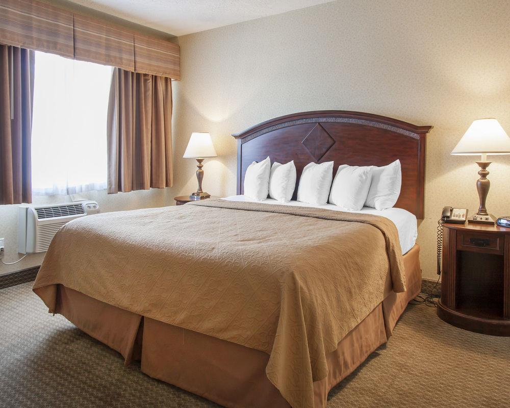 Quality Inn & Suites Airport Portland Bagian luar foto