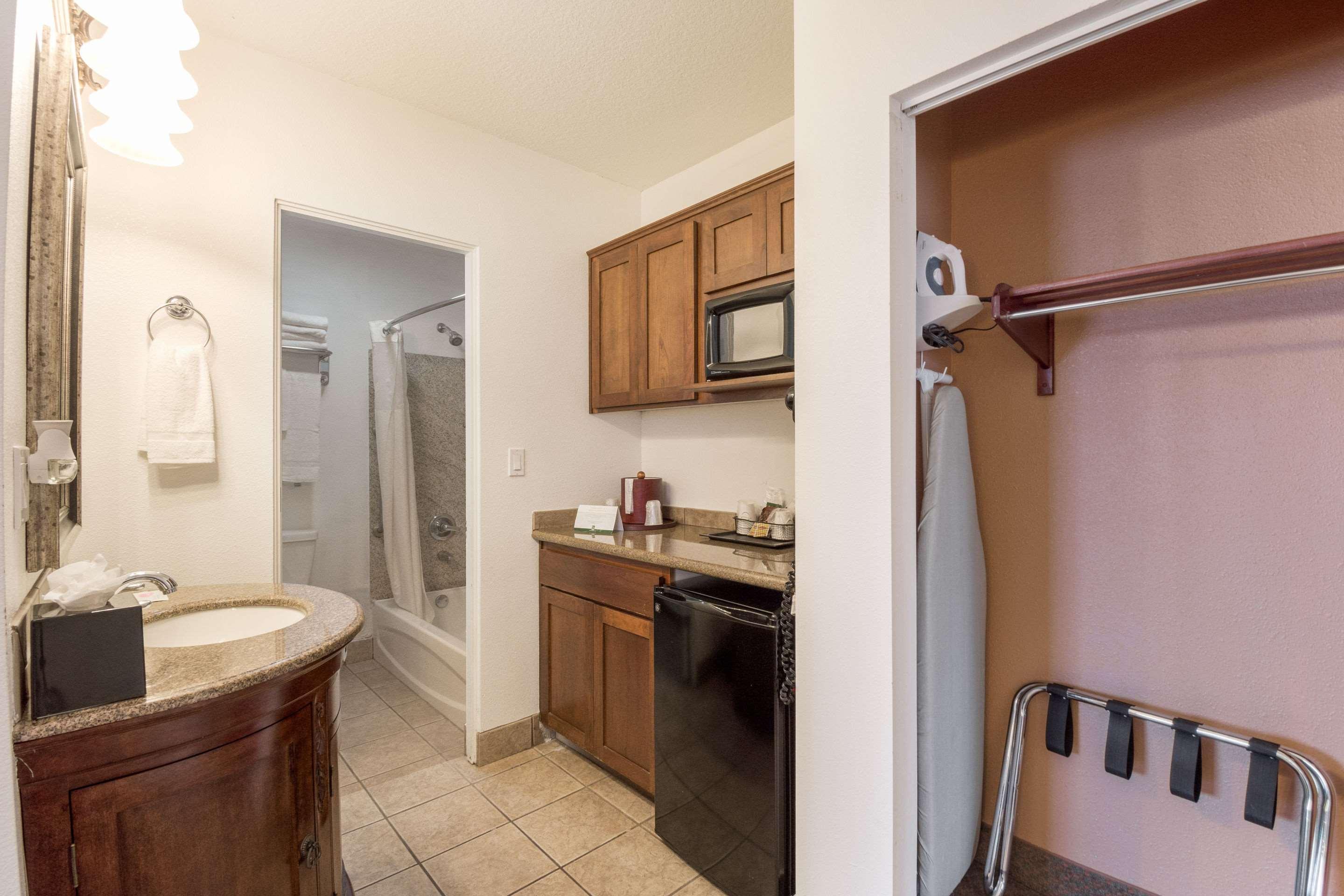 Quality Inn & Suites Airport Portland Bagian luar foto