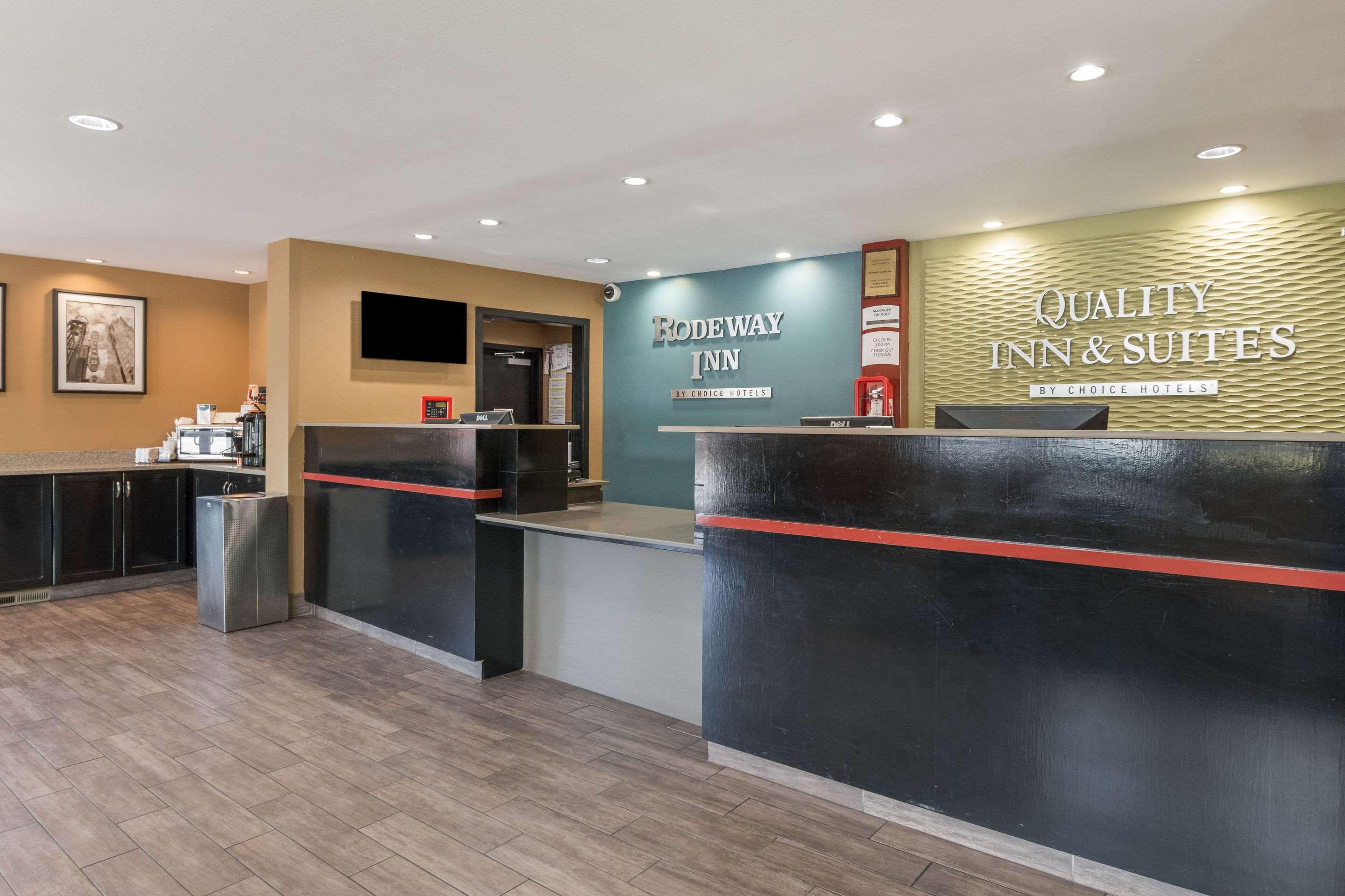 Quality Inn & Suites Airport Portland Bagian luar foto