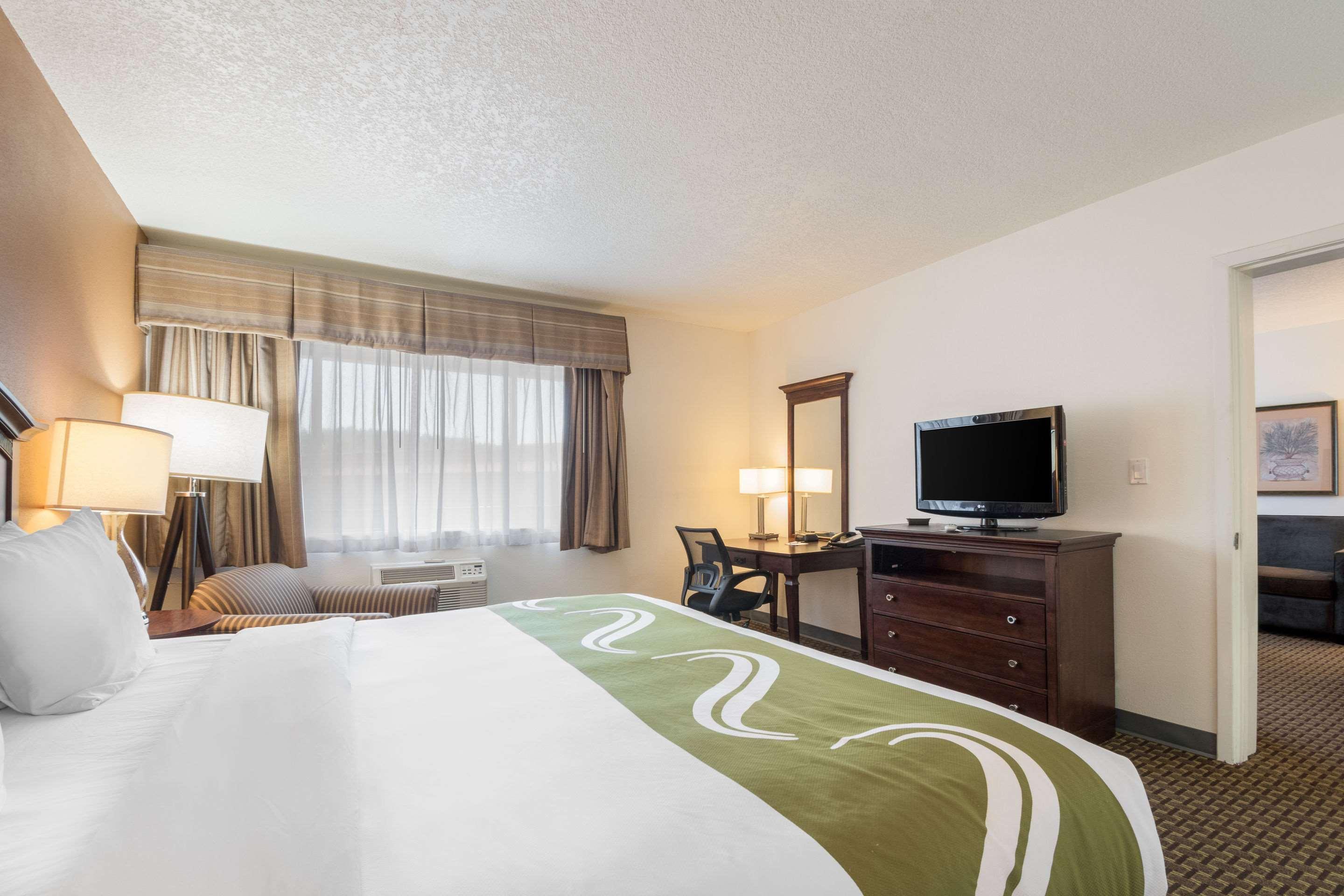 Quality Inn & Suites Airport Portland Bagian luar foto
