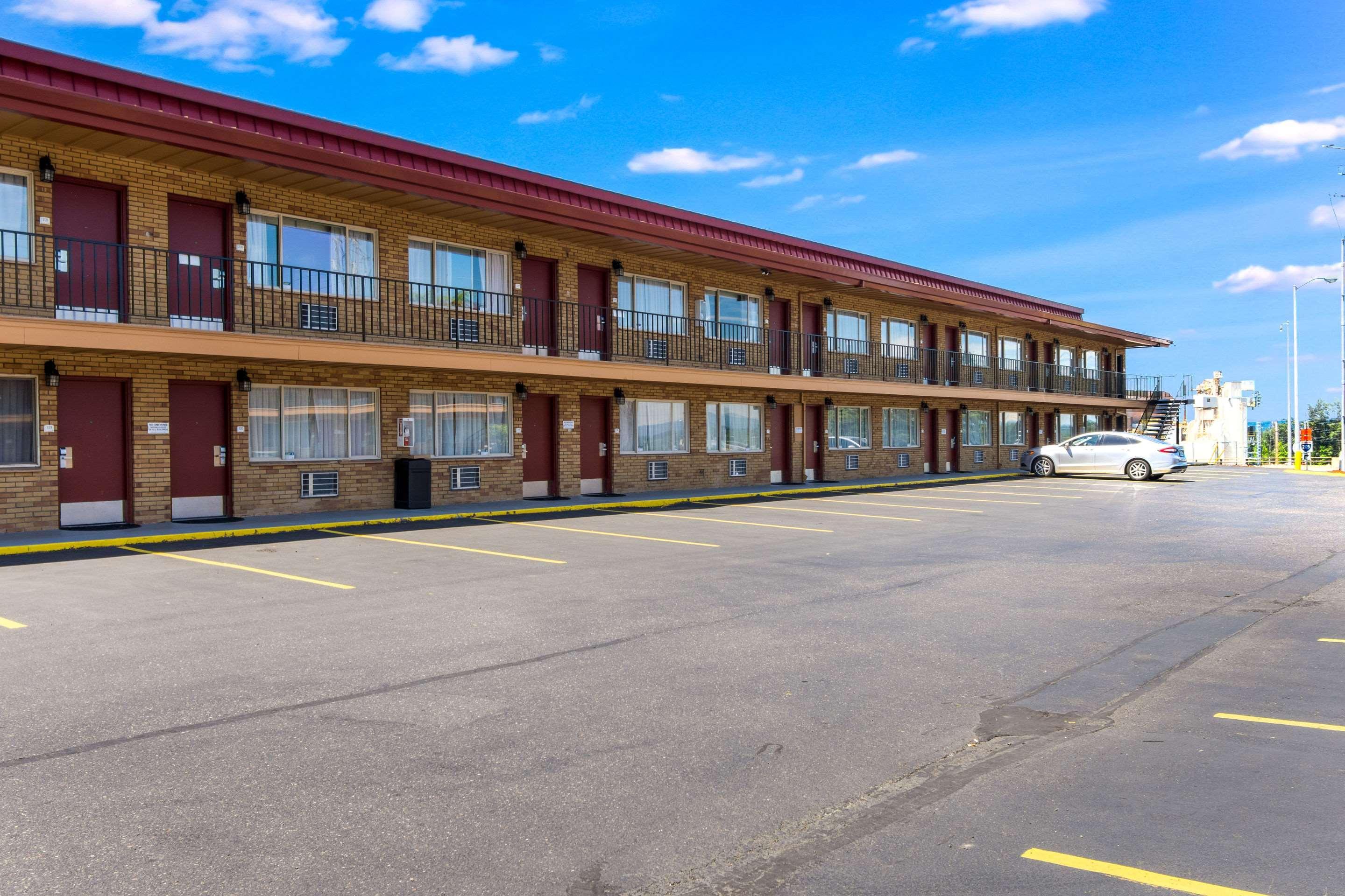 Quality Inn & Suites Airport Portland Bagian luar foto