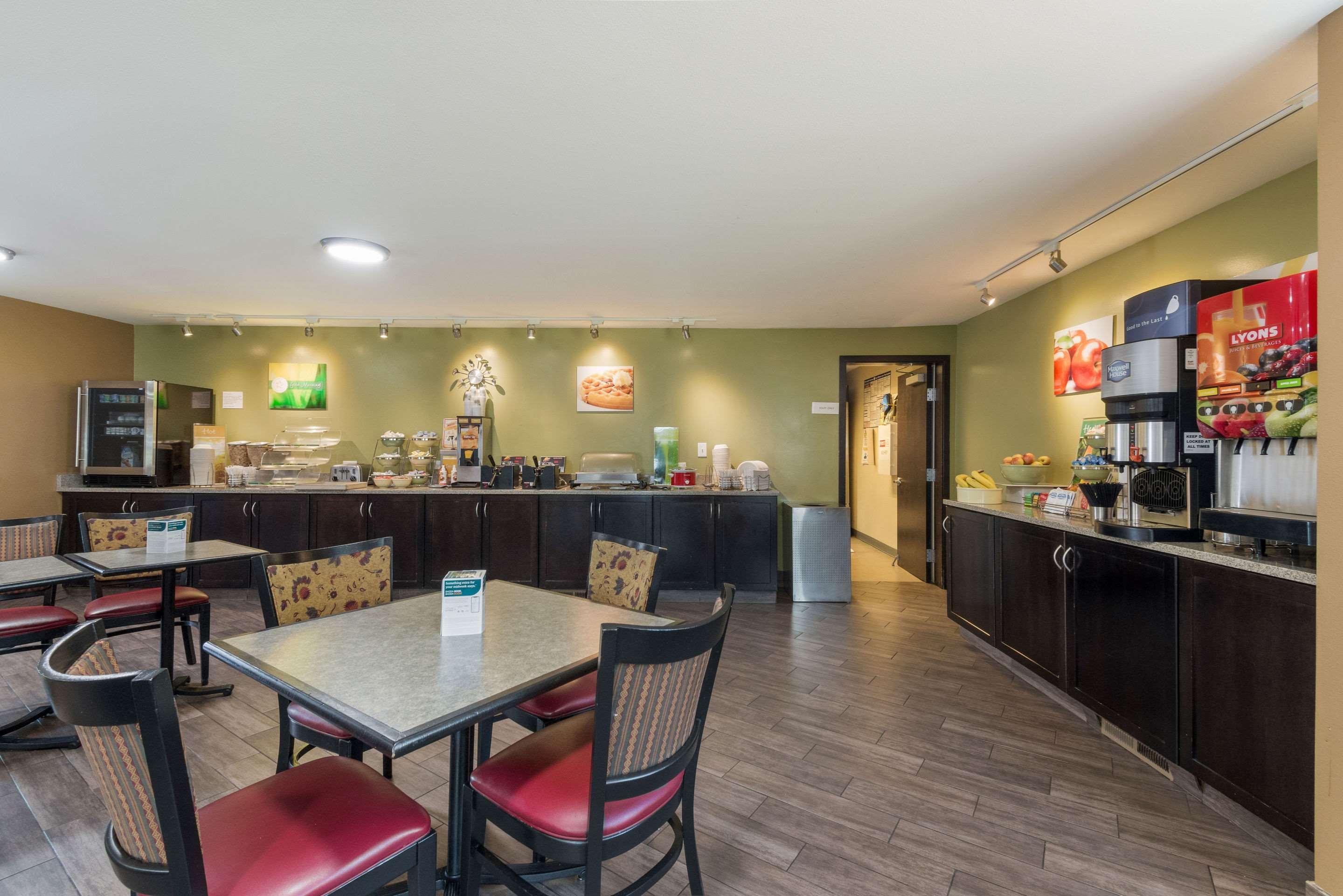 Quality Inn & Suites Airport Portland Bagian luar foto