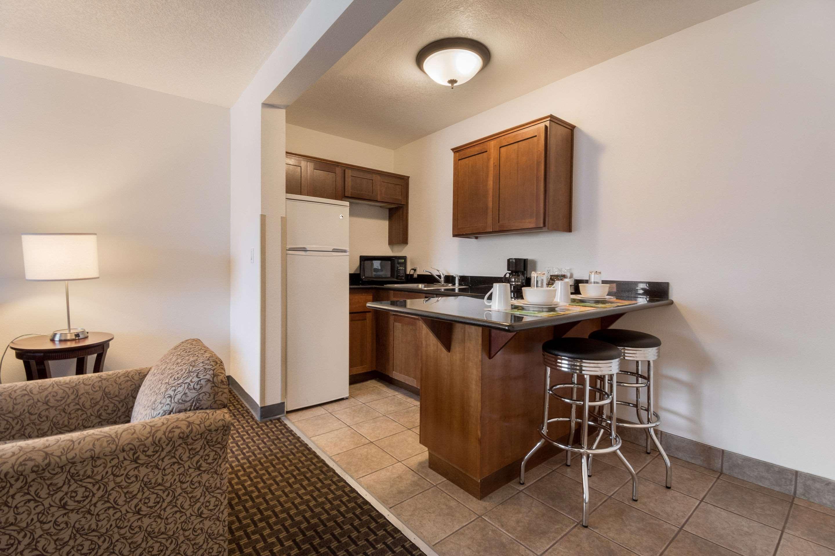 Quality Inn & Suites Airport Portland Bagian luar foto
