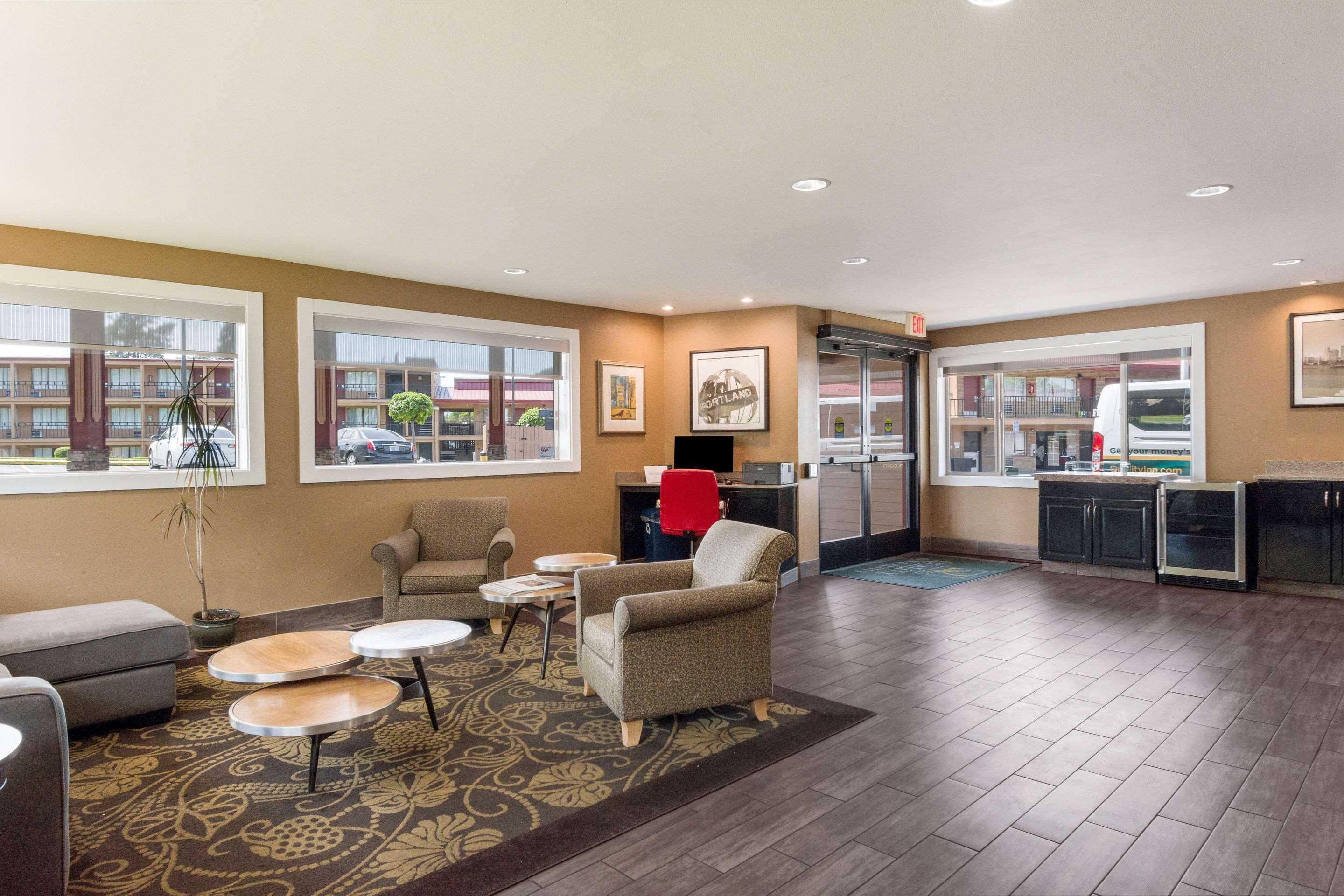 Quality Inn & Suites Airport Portland Bagian luar foto
